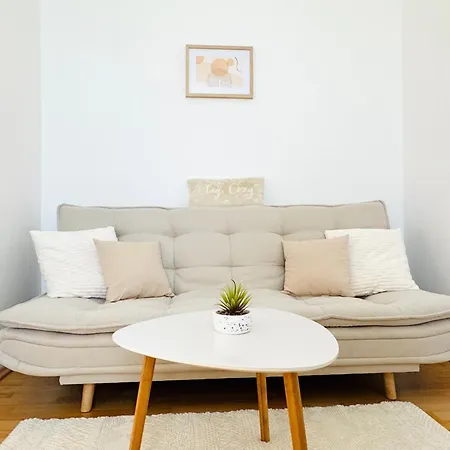 Katy's Cozy Corner Citycenter Apartment